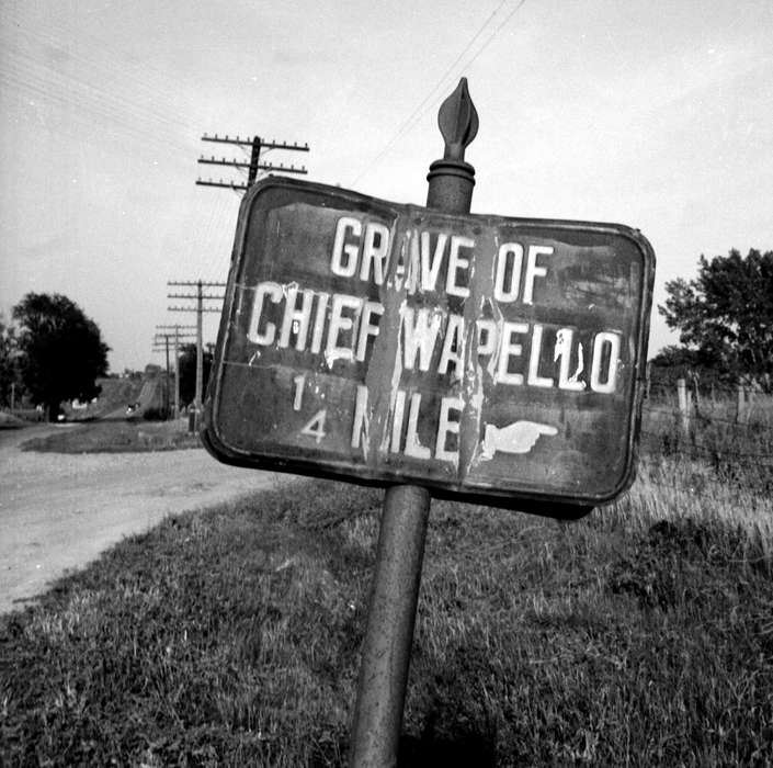 grave, Iowa, Cities and Towns, Cemeteries and Funerals, telephone pole, sign, grass, Lemberger, LeAnn, Iowa History, history of Iowa, Agency, IA