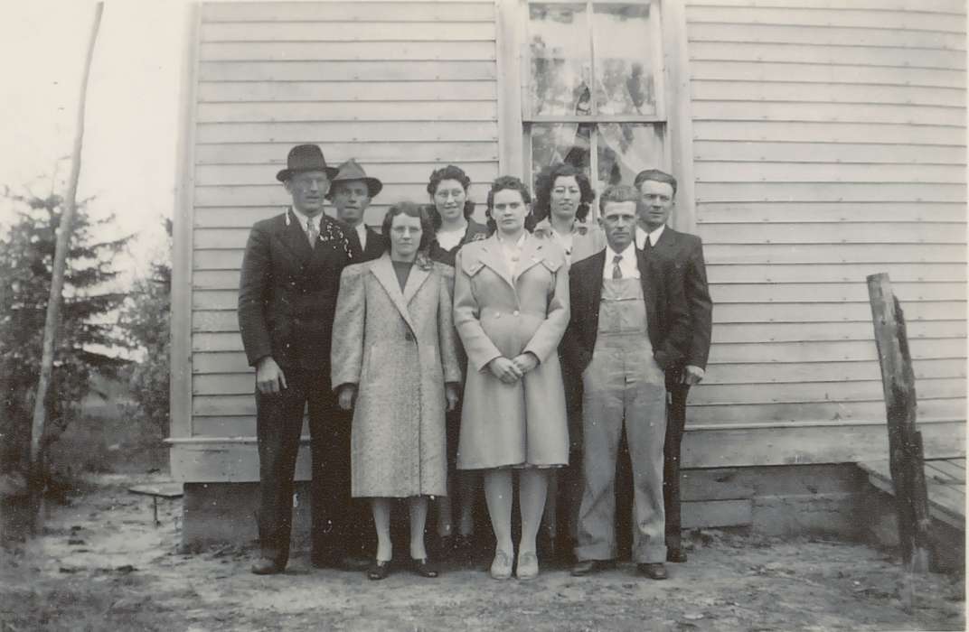 Families, Avis, Linda, Portraits - Group, dress clothes, Iowa History, Iowa, IA, history of Iowa