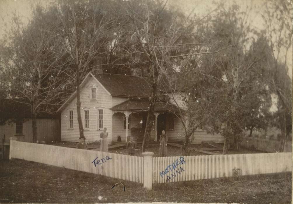 house, IA, Iowa, McCllough, Connie, Portraits - Group, tree, porch, front yard, Iowa History, fence, history of Iowa