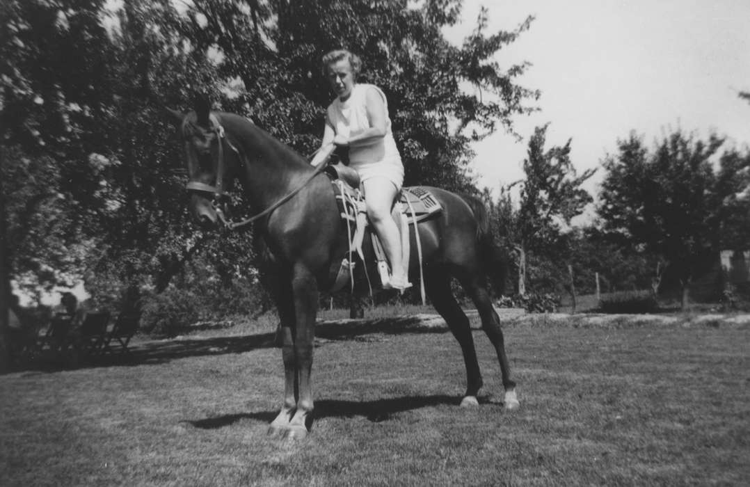 Portraits - Individual, IA, Iowa History, horse, history of Iowa, Iowa, horseback riding, Busse, Victor, saddle, Animals
