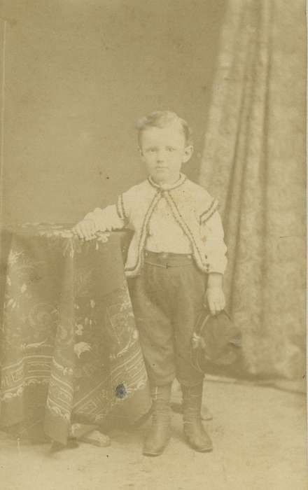 boy, knickers, history of Iowa, Olsson, Ann and Jons, Portraits - Individual, carte de visite, Iowa, Iowa History, Children, IA, child, blouse, hats