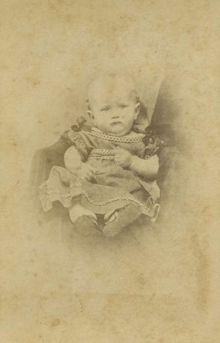 Children, Iowa, dress, Olsson, Ann and Jons, Iowa History, history of Iowa, baby, carte de visite, Burlington, IA, ribbon, Portraits - Individual