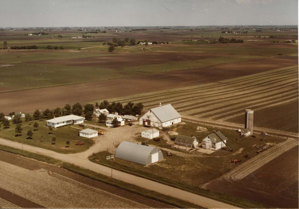 Glidden, IA, history of Iowa, Heuton, Paul H., Iowa, Iowa History, Farms, Aerial Shots, Barns