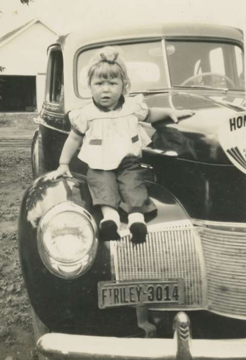 Motorized Vehicles, car, Children, Whitfield, Carla & Richard, history of Iowa, Iowa History, Parkersburg, IA, Iowa, license plate