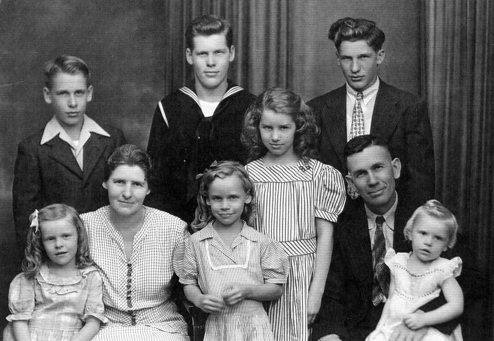 Families, IA, Fuller, Steven, Iowa, Iowa History, history of Iowa, Portraits - Group