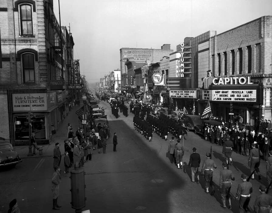 Cities and Towns, parade, world war ii, crowd, Lemberger, LeAnn, Ottumwa, IA, movie theater, Fairs and Festivals, Iowa History, Motorized Vehicles, Main Streets & Town Squares, Iowa, wwii, history of Iowa