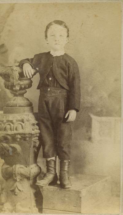 Portraits - Individual, Iowa History, history of Iowa, Iowa, high buttoned shoes, Olsson, Ann and Jons, boy, jacket, suit, Independence, IA, painted backdrop, carte de visite, knickers, Children, collar
