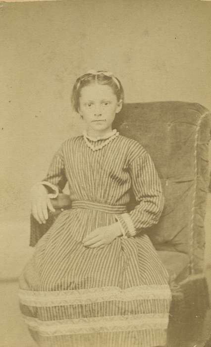 history of Iowa, girl, Iowa History, ribbon, Oakes, Lori, Children, Iowa, Portraits - Individual, IA, necklace