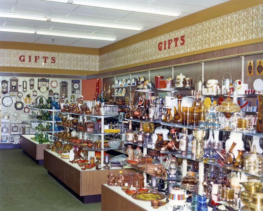hardware store, history of Iowa, Ottumwa, IA, Iowa History, Businesses and Factories, Lemberger, LeAnn, store, Iowa