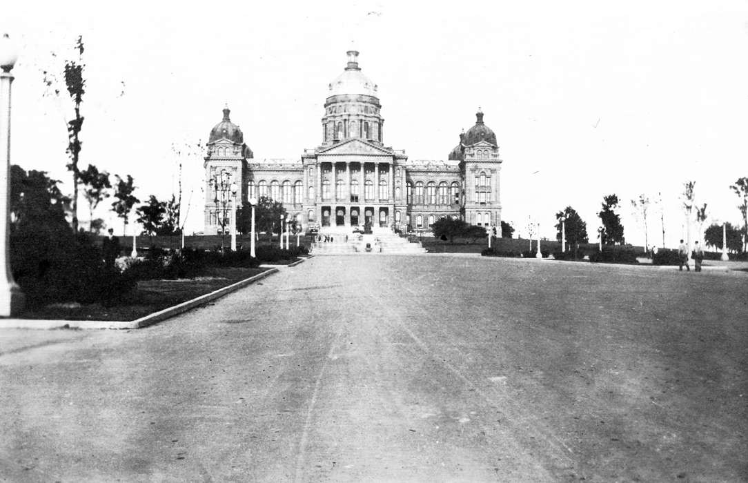 capitol, Cities and Towns, Iowa History, Scherrman, Pearl, east village, iowa, government, building, Des Moines, IA, des moines, Main Streets & Town Squares, Iowa, history of Iowa