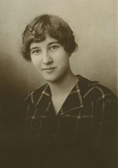 woman, plaid shirt, Iowa, Parkersburg, IA, Iowa History, hairstyle, Portraits - Individual, Neymeyer, Robert, history of Iowa