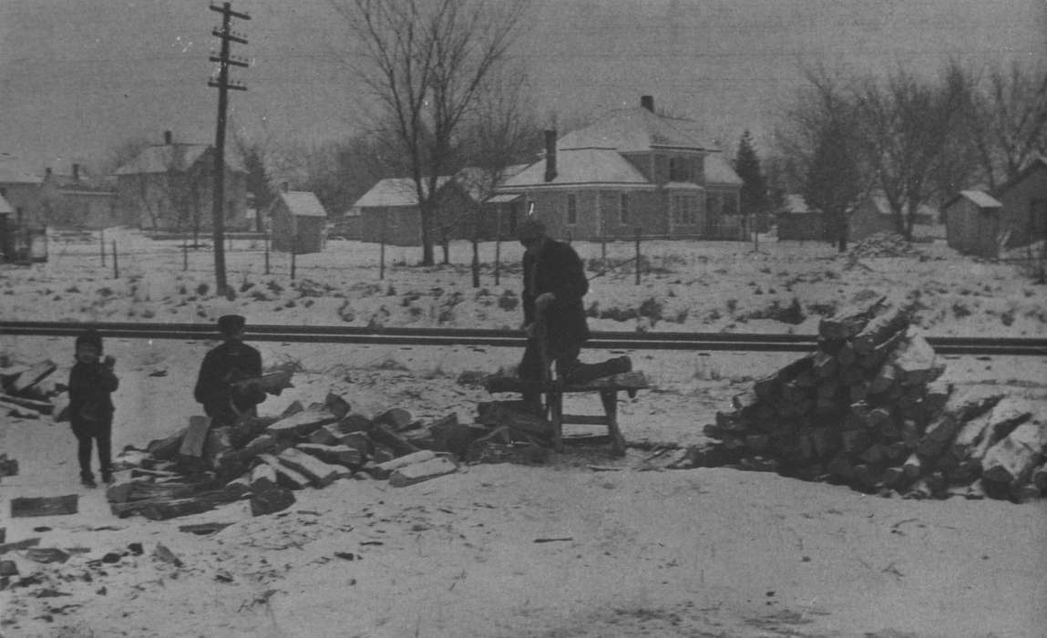 snow, train tracks, wood, Iowa, Children, Iowa History, Winter, Cities and Towns, King, Tom and Kay, Labor and Occupations, IA, history of Iowa