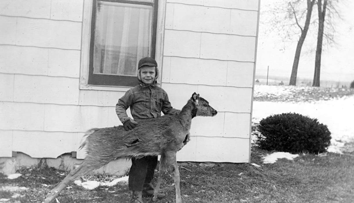 deer, Children, Cedar Falls, IA, Iowa History, Buch, Kaye, Winter, Portraits - Individual, Animals, Iowa, history of Iowa
