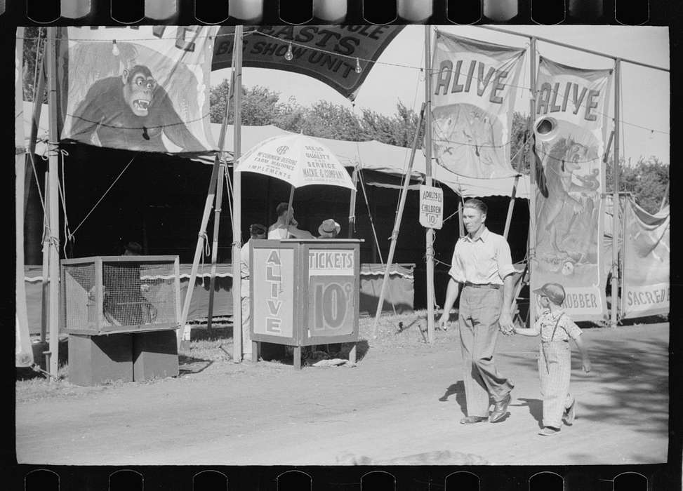 banner, Iowa History, ticket booth, tents, Entertainment, 4-h, history of Iowa, Leisure, holding hands, Fairs and Festivals, animals, Children, Iowa, Library of Congress