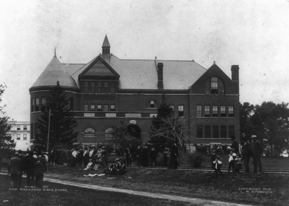 history of Iowa, brick building, Cities and Towns, students, Library of Congress, iowa state university, Schools and Education, Iowa History, mingling, crowd, Iowa, Families, Children, Leisure