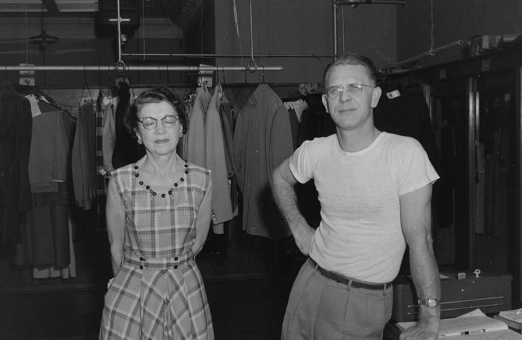 Portraits - Group, coats, United States, history, ia, glasses, Photos, closing eyes, Coon Rapids Enterprise, historic, Iowa, IA, dress, Coon Rapids