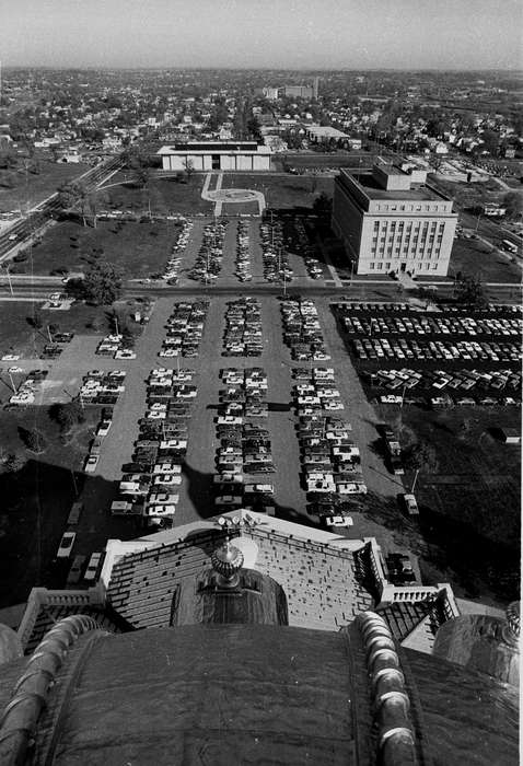Cities and Towns, Lemberger, LeAnn, Des Moines, IA, Iowa History, roof, Aerial Shots, history of Iowa, Motorized Vehicles, Main Streets & Town Squares, capitol, Iowa, parking lot