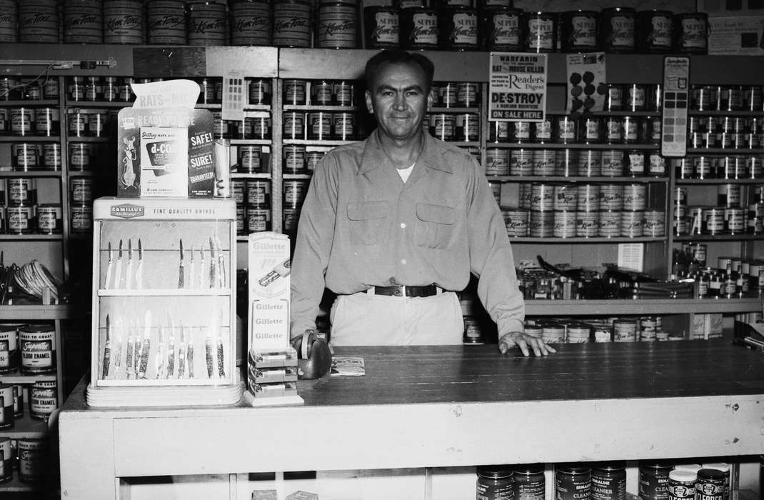 Businesses and Factories, Portraits - Individual, adult man, United States, history, ia, Photos, Labor and Occupations, wooden desk, Coon Rapids Enterprise, historic, rat poison, Iowa, IA, razor, Coon Rapids, general store