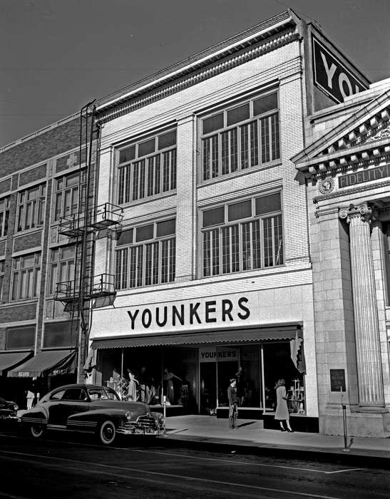 Businesses and Factories, fire escape, car, mainstreet, Iowa History, Iowa, Lemberger, LeAnn, bank, department store, Ottumwa, IA, Main Streets & Town Squares, column, parking meter, Cities and Towns, history of Iowa, veranda, Motorized Vehicles, younkers