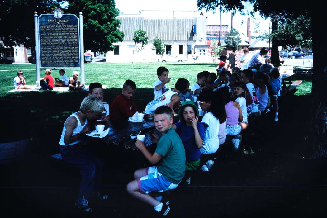 ia, second grade missouri trip, Iowa, history, Photos, Kansas City, Coon Rapids Enterprise, Children, missouri trip, Food and Meals, historic, United States, MO, school trip