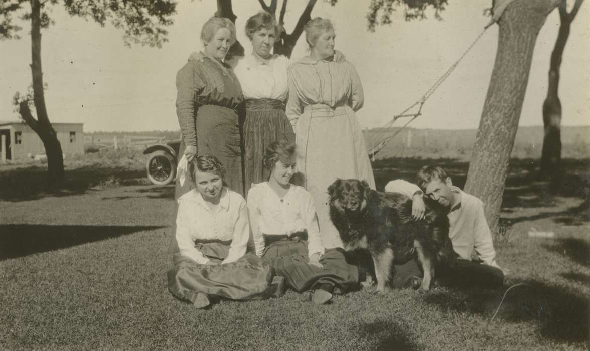 Iowa, Portraits - Group, Animals, hammock, Mortenson, Jill, Families, correct date needed, Iowa History, history of Iowa, dog, Farms, Macey, IA