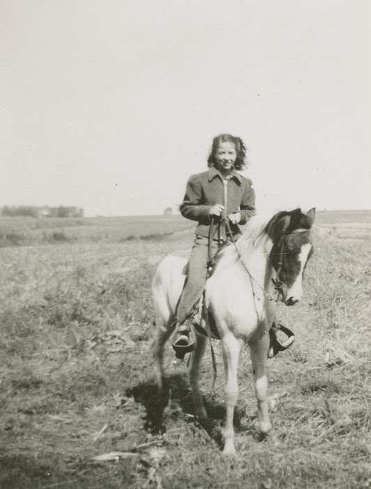 Portraits - Individual, Iowa, horse, Outdoor Recreation, Fink-Bowman, Janna, Animals, Iowa History, history of Iowa, West Union, IA