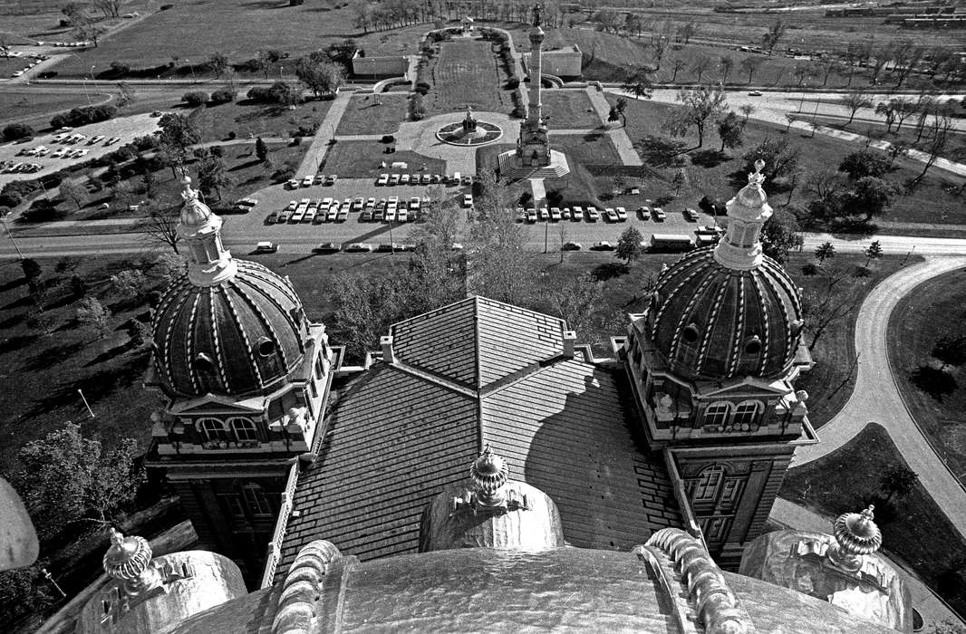 Lemberger, LeAnn, Cities and Towns, roof, parking lot, lawn, Iowa History, Des Moines, IA, dome, history of Iowa, capitol, Aerial Shots, Iowa