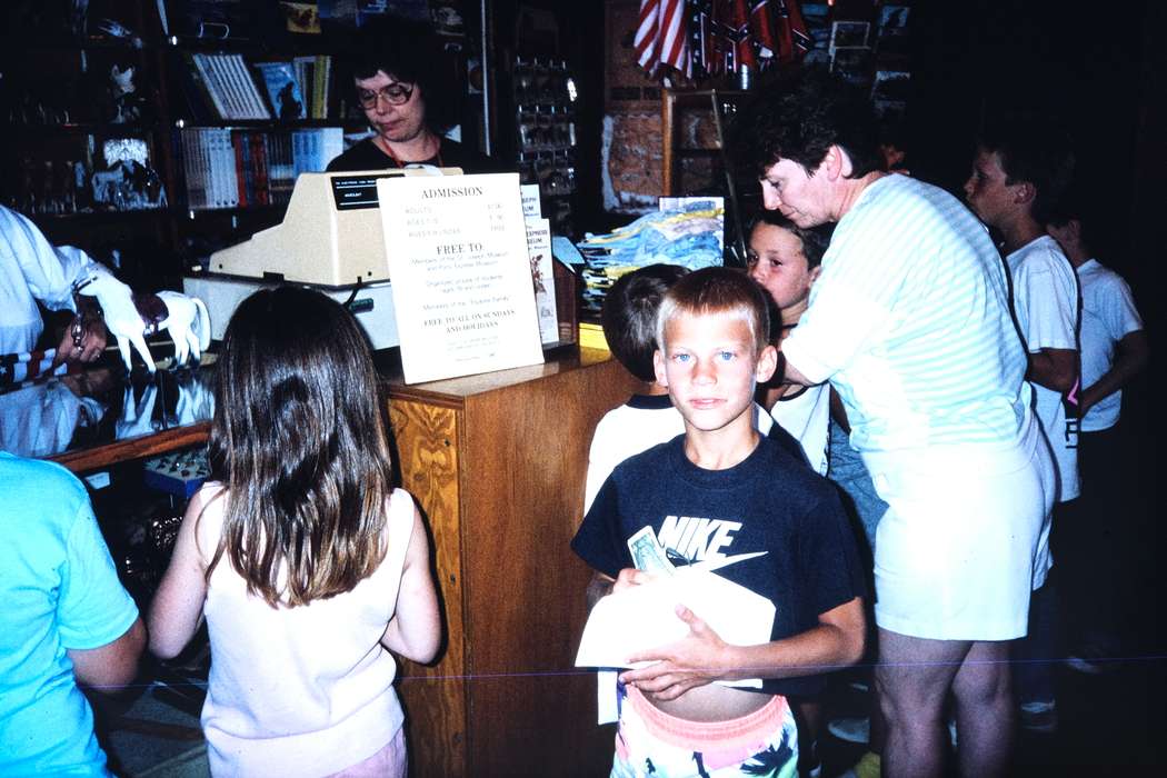 ia, second grade missouri trip, boy, Iowa, history, Photos, Kansas City, Coon Rapids Enterprise, Children, missouri trip, historic, United States, MO, school trip