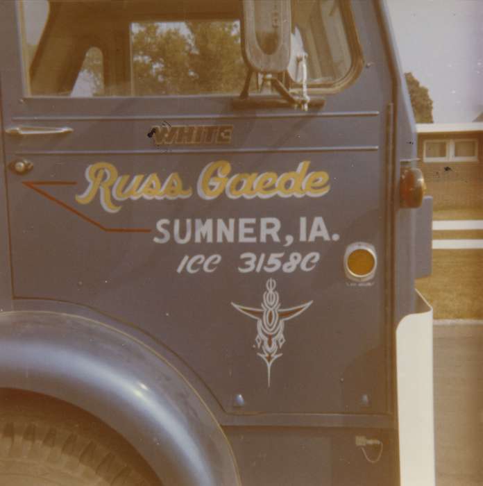 Iowa, Iowa History, semi, history of Iowa, Motorized Vehicles, Sumner, IA, Labor and Occupations, Gaede, Russell, truck
