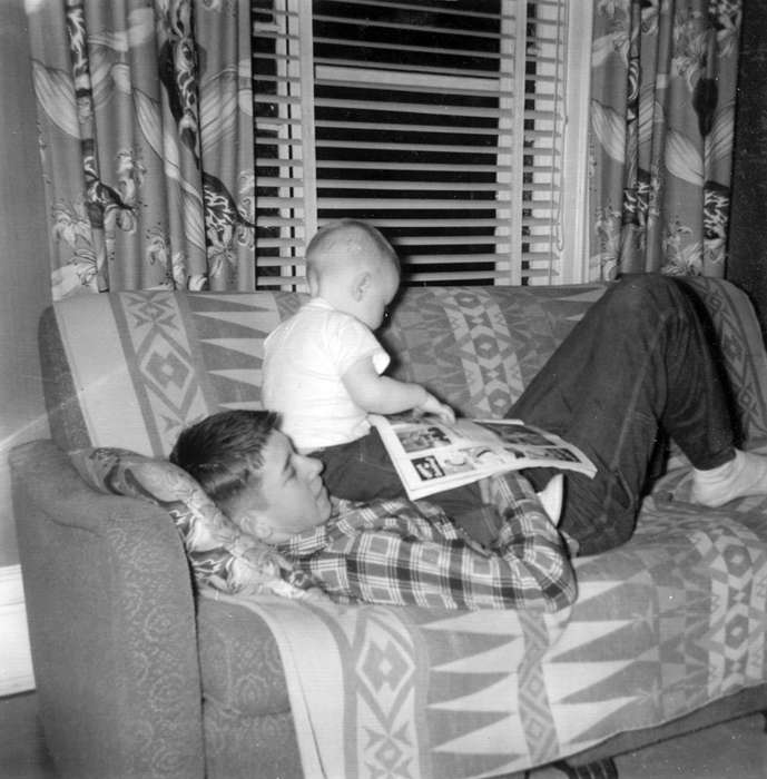 cousins, Families, couch, Webster City, IA, history of Iowa, Iowa History, baby, newspaper, living room, Children, Iowa, Curtis, Leonard, Homes, curtains