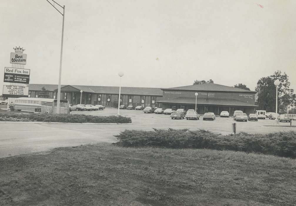 Businesses and Factories, history of Iowa, parking lot, Waverly Public Library, Iowa, best western, Iowa History, lamppost, Cities and Towns, bus