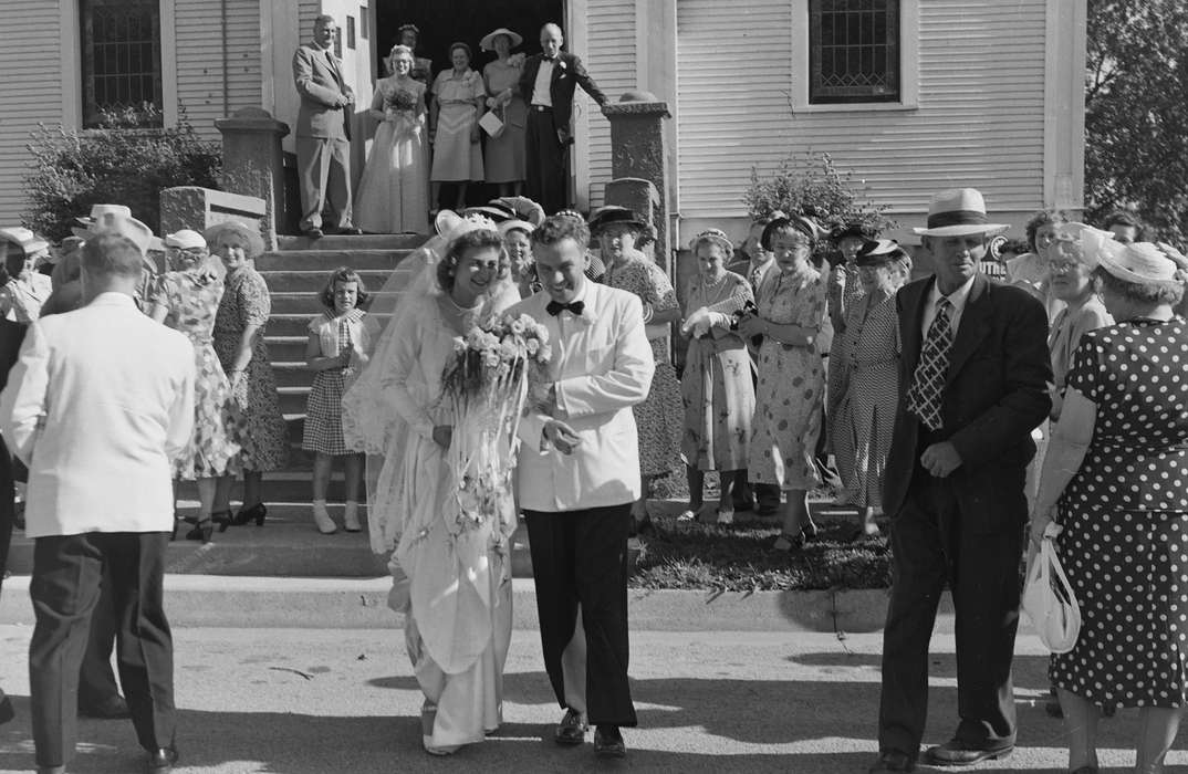 Families, history, Holidays, Photos, flowers, suit, Iowa, IA, wedding veil, dresses, Religious Structures, United States, ia, Coon Rapids Enterprise, historic, Weddings, wedding, wedding dress, Coon Rapids