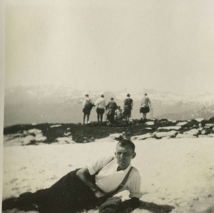 Portraits - Individual, pose, hiking, snow, Fabos, Edith, hike, Leisure
