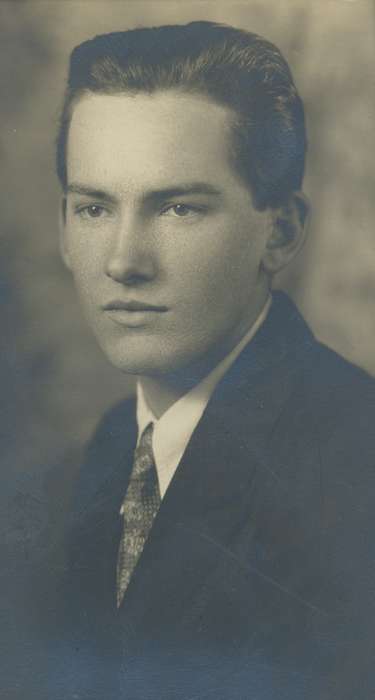tie, jacket, Neymeyer, Robert, man, Portraits - Individual, Iowa, Iowa History, history of Iowa, Parkersburg, IA