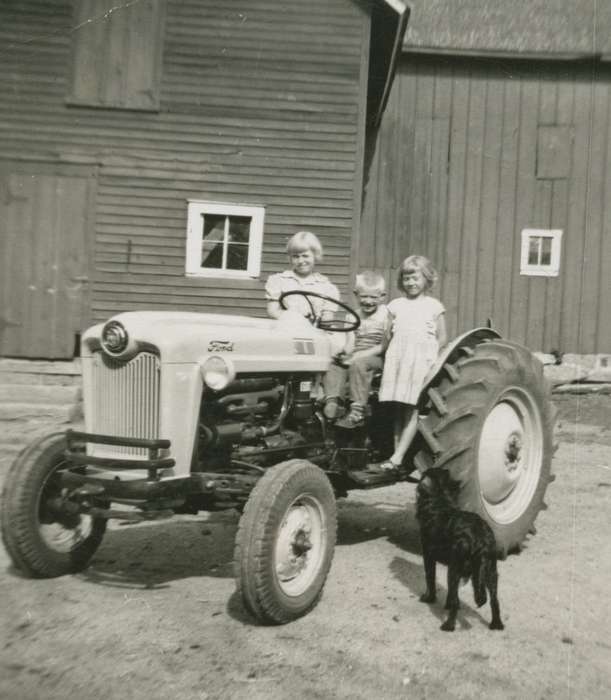 dog, Joblinske, Sandy, Motorized Vehicles, Jesup, IA, Iowa, Children, Iowa History, Farms, Barns, Animals, tractor, ford, history of Iowa