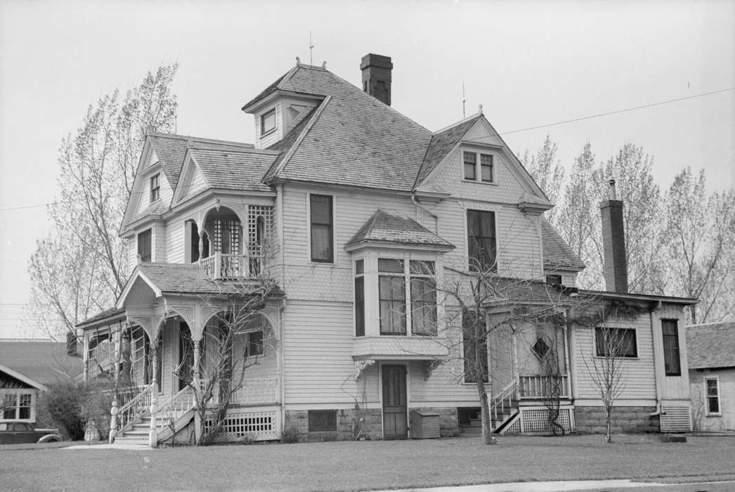 Homes, porch, victorian, bay window, house, Cities and Towns, Iowa, architecture, Library of Congress, history of Iowa, chimney, Iowa History