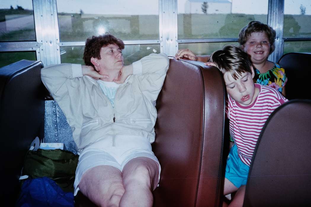 ia, Travel, second grade missouri trip, school bus, Iowa, history, Photos, Kansas City, Coon Rapids Enterprise, Children, missouri trip, historic, United States, teacher, MO, school trip