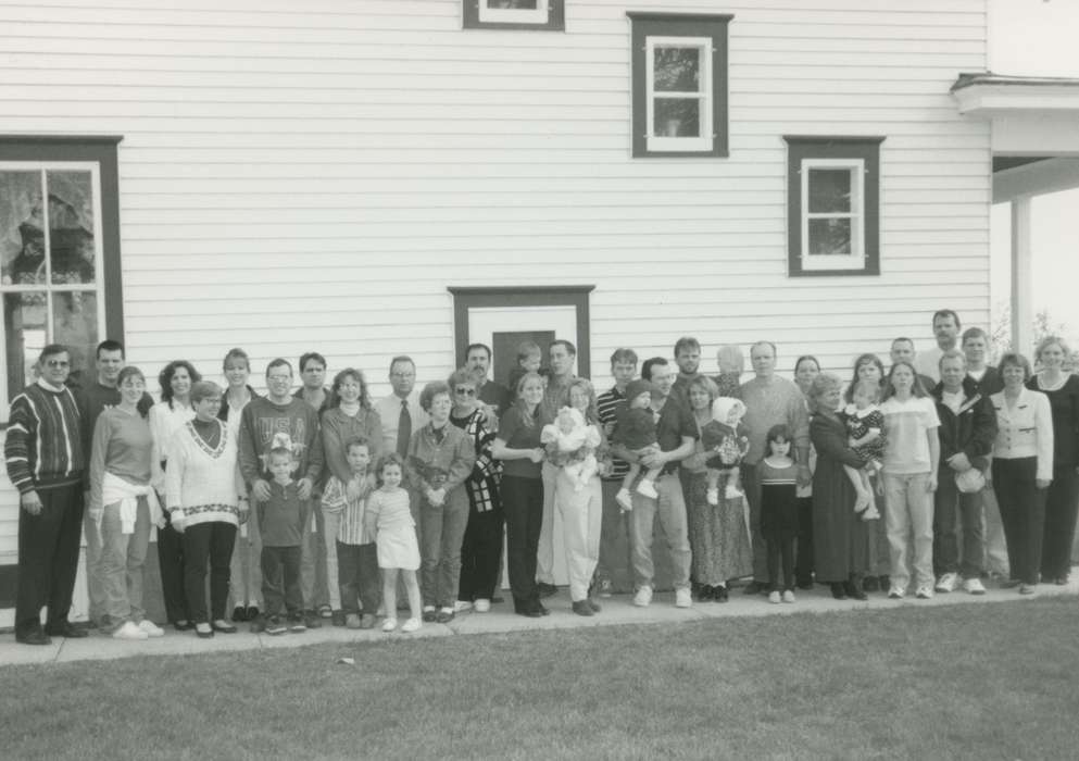 Families, Iowa History, history of Iowa, Conroy, Tina, Coralville, IA, Portraits - Group, Iowa, reunion, Children