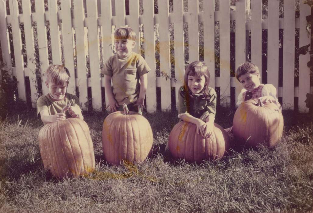 pumpkin, Lucy, Keith, Iowa, Children, Iowa History, Portraits - Group, Holidays, halloween, Dubuque, IA, history of Iowa