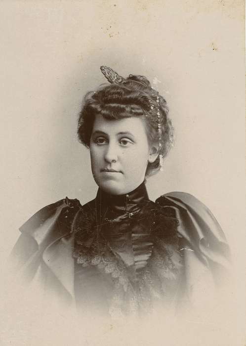 woman, Olsson, Ann and Jons, Iowa History, lace, ruffles, Portraits - Individual, Iowa, Newton, IA, cabinet photo, history of Iowa