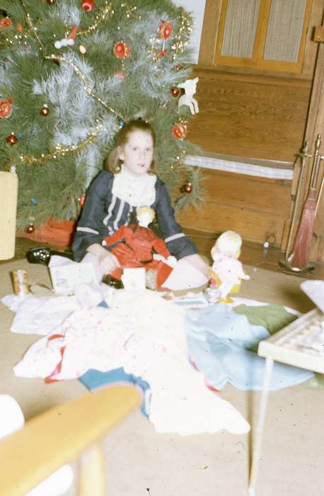 doll, christmas tree, Children, christmas presents, Iowa History, Holidays, Zischke, Ward, Iowa, christmas, IA, history of Iowa