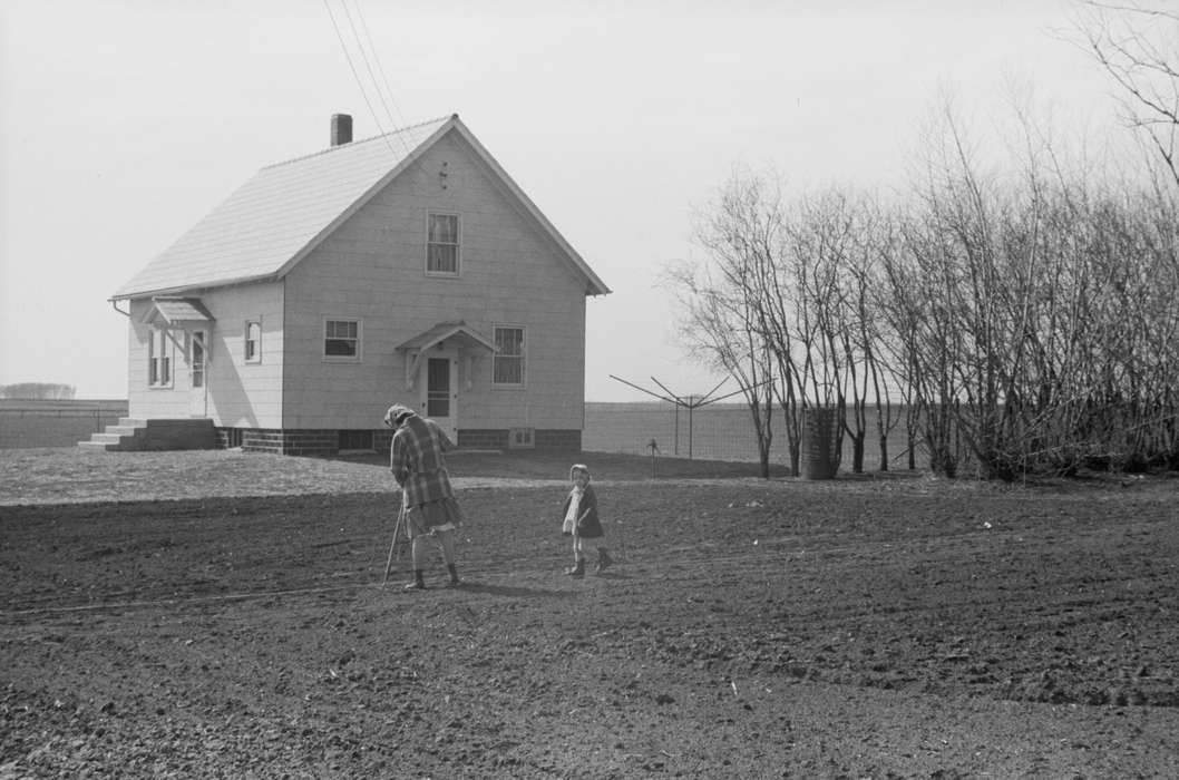 Families, history of Iowa, Children, Farming Equipment, head scarf, Library of Congress, Iowa, Labor and Occupations, boots, gardening, Iowa History, hoe, farmhouse, Homes, coats