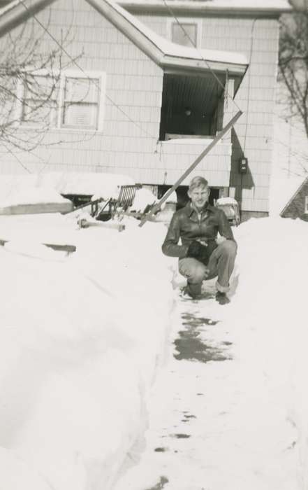 shoveling, Iowa History, Iowa, snow, history of Iowa, Homes, Whitfield, Carla & Richard, Portraits - Individual, IA, Winter