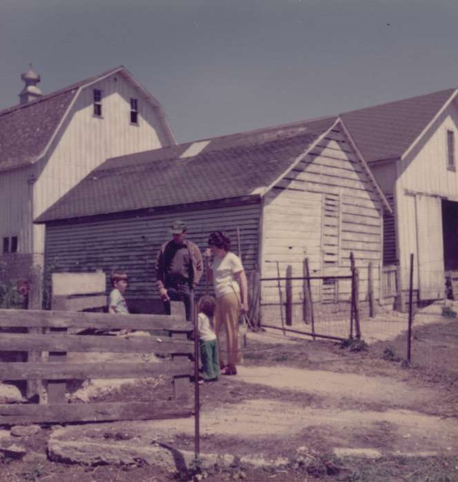 Farms, Iowa History, Rock Falls, IA, Families, Barns, Yezek, Peter, Iowa, history of Iowa, fence