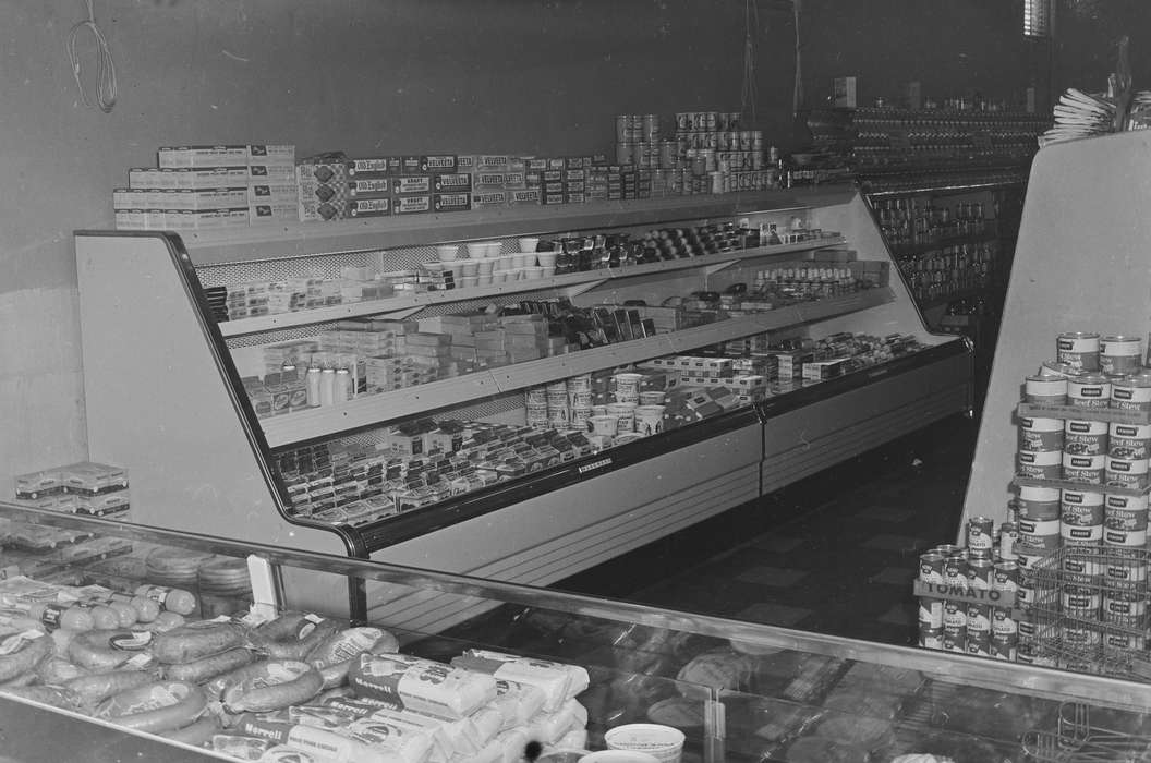 Businesses and Factories, Food and Meals, history, Photos, stew, dairy, meat, Iowa, IA, United States, cheese, ia, grocery store, Coon Rapids Enterprise, supermarket, historic, Coon Rapids, milk