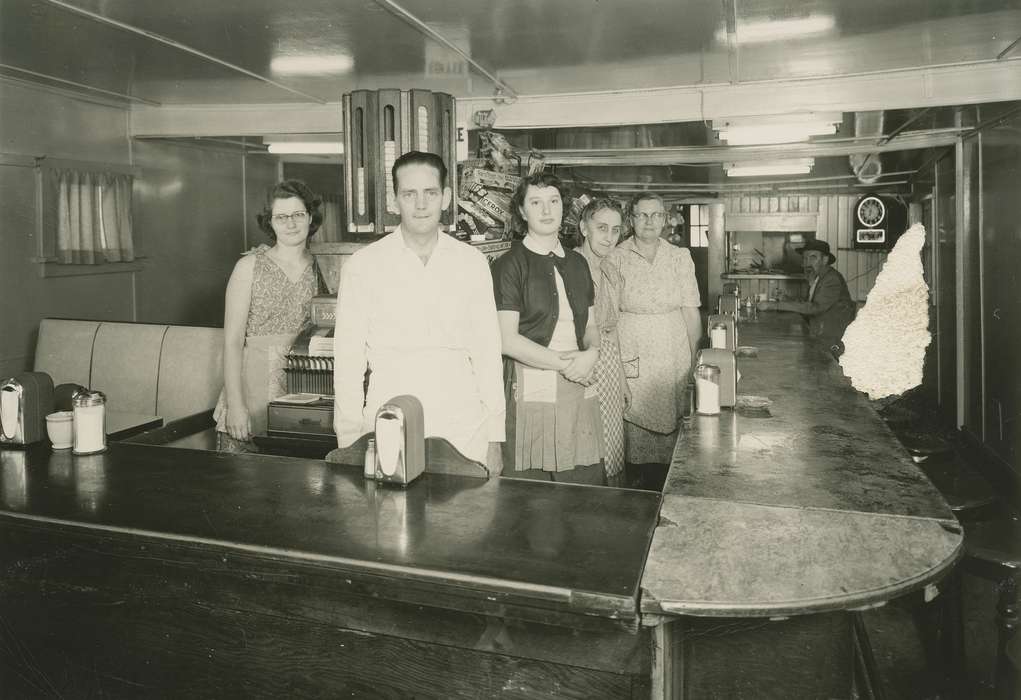 Businesses and Factories, Labor and Occupations, Nixon, Charles, Iowa History, Portraits - Group, Iowa, restaurant, counter, cafe, history of Iowa, Coon Rapids, IA
