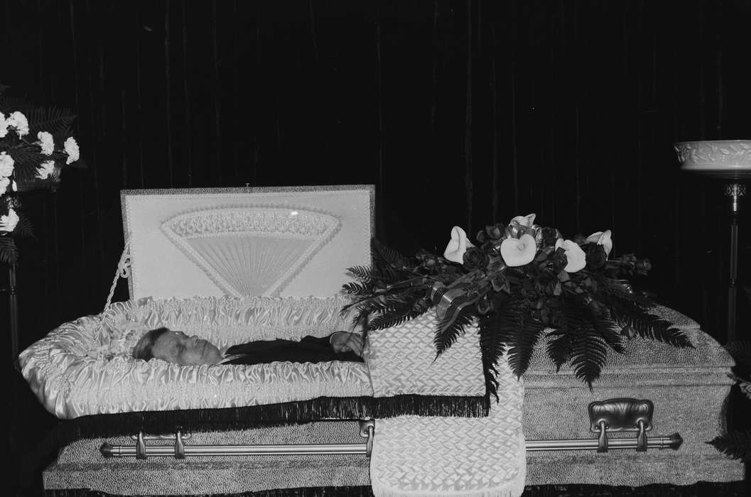 casket, body, United States, history, funeral, flowers, ia, Photos, Coon Rapids Enterprise, historic, Cemeteries and Funerals, Iowa, IA, Coon Rapids