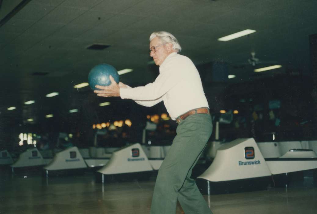 Leisure, IA, bowling, history of Iowa, Faris, Adam, Iowa, Iowa History