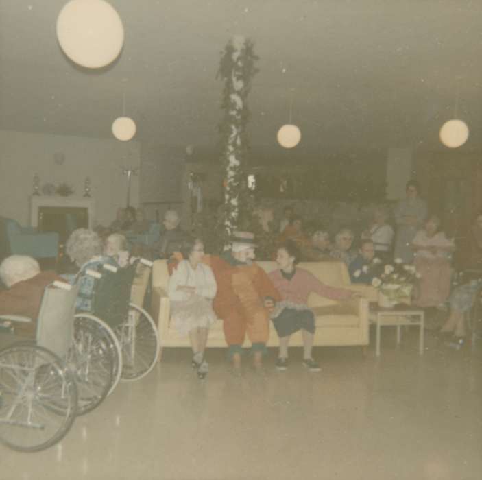 Hospitals, couch, Spilman, Jessie Cudworth, USA, Iowa History, old people, wheelchair, Iowa, Leisure, history of Iowa, lobby