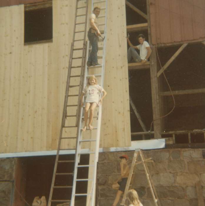 ladder, Charles City, IA, Labor and Occupations, history of Iowa, Darland, Robin, Iowa, Iowa History, construction, Barns, Farms
